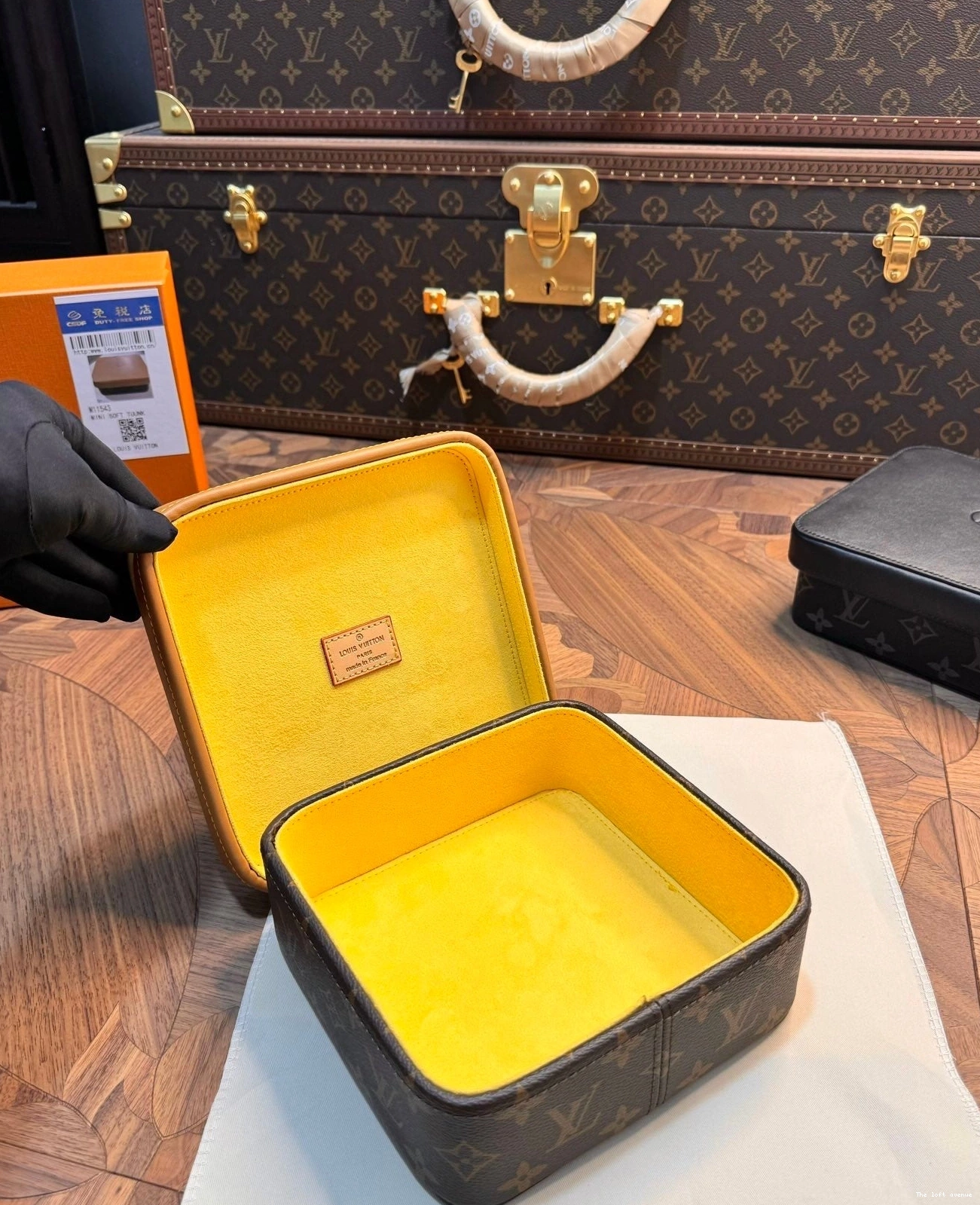 JEWELRY YELLOW LV CUSTOM SQUARE BOX 0709